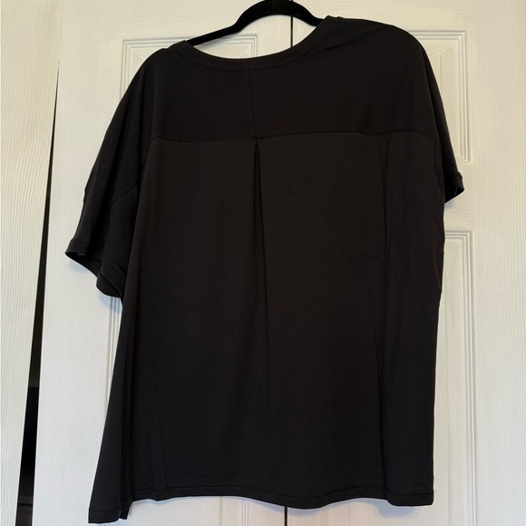 NWT The North Face Women’s Plus Dawndream Relaxed Pleated Tee Black Size 3XL - Picture 4 of 8